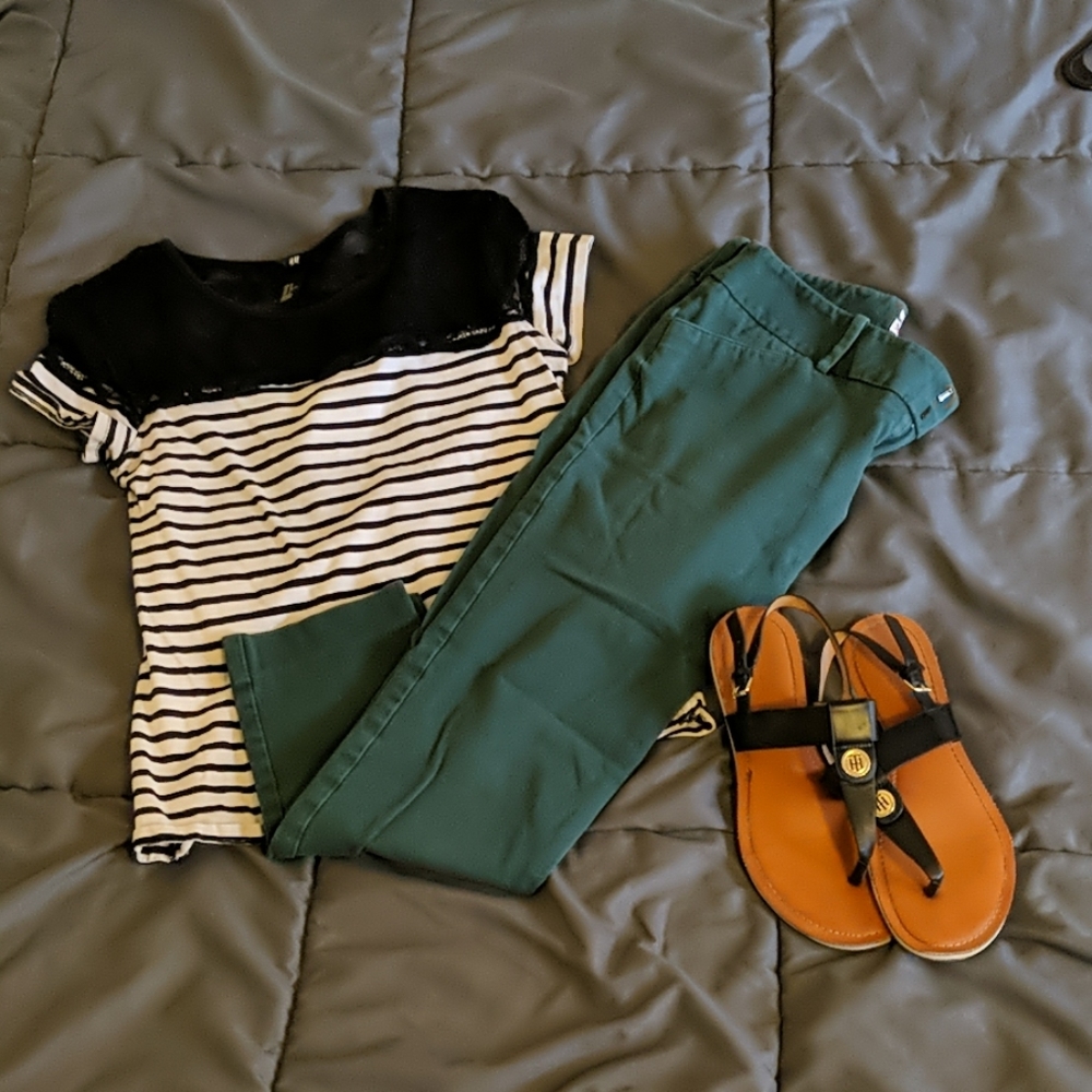 Forest green stretchy crop pants